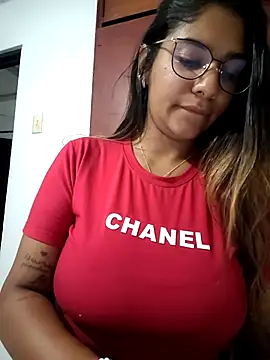 Snapshot of Sofythom1 chatting on 30, 4, 2026 Sofythom1 online show from 30, 4, 2026
