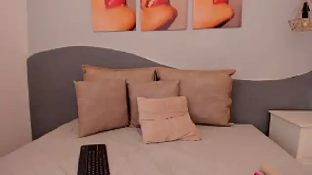 MarianaSanz online show from 13, 11, 2025