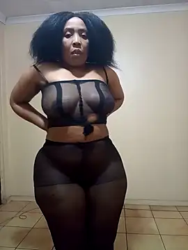 Snapshot of GiantBootyMilf chatting on 19, 10, 2025 GiantBootyMilf online show from 19, 10, 2025