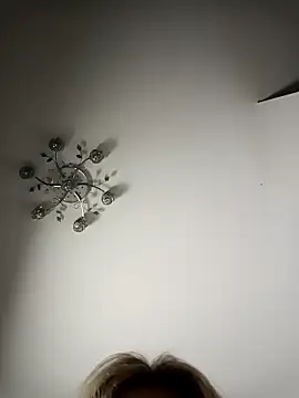 Snapshot of -RIVIERA- chatting on 8, 3, 2025 -RIVIERA- online show from 8, 3, 2025