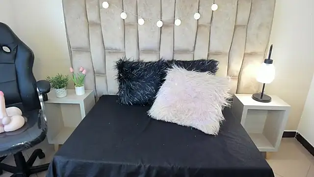 Snapshot of Esteff__o2 chatting on 15, 3, 2025 Esteff o2 online show from 15, 3, 2025