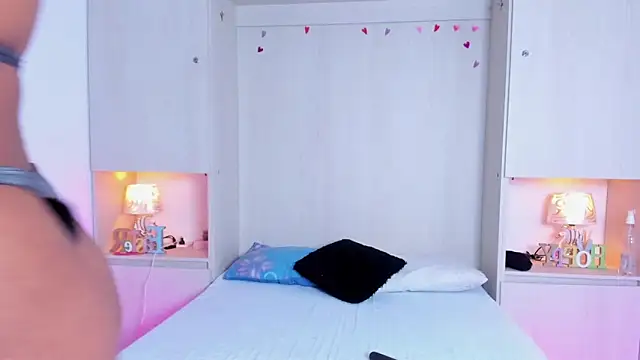 Snapshot of KendallRosse1 chatting on 18, 12, 2025 KendallRosse1 online show from 18, 12, 2025