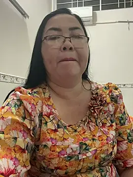 Snapshot of NDith chatting on 25, 10, 2025 NDith online show from 25, 10, 2025