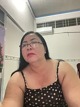 Snapshot of NDith chatting on 27, 10, 2025 NDith online show from 27, 10, 2025