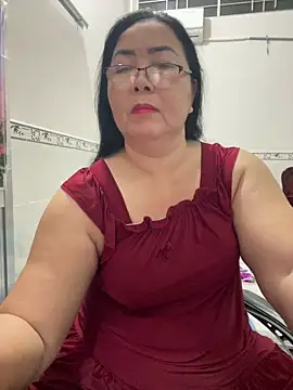 Snapshot of NDith chatting on 12, 11, 2025 NDith online show from 12, 11, 2025