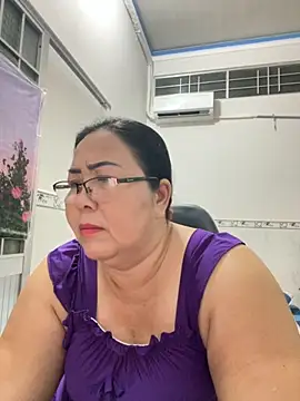 Snapshot of NDith chatting on 15, 11, 2025 NDith online show from 15, 11, 2025