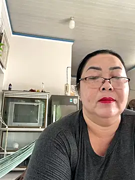 Snapshot of NDith chatting on 21, 11, 2025 NDith online show from 21, 11, 2025