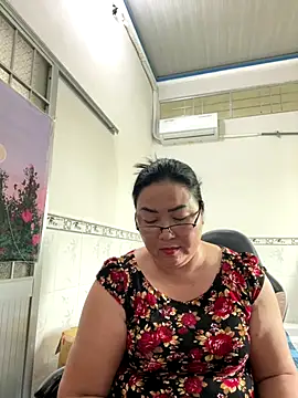 Snapshot of NDith chatting on 22, 11, 2025 NDith online show from 22, 11, 2025