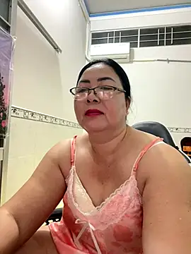 Snapshot of NDith chatting on 23, 11, 2025 NDith online show from 23, 11, 2025