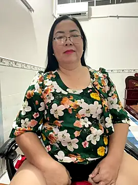 Snapshot of NDith chatting on 30, 11, 2025 NDith online show from 30, 11, 2025