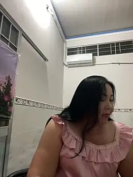 Snapshot of NDith chatting on 1, 12, 2025 NDith online show from 1, 12, 2025