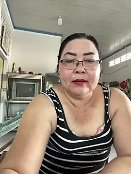 Snapshot of NDith chatting on 7, 5, 2026 NDith online show from 7, 5, 2026
