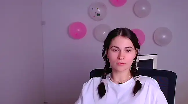 Snapshot of Loon_Amore chatting on 16, 2, 2025 Loon Amore online show from 16, 2, 2025