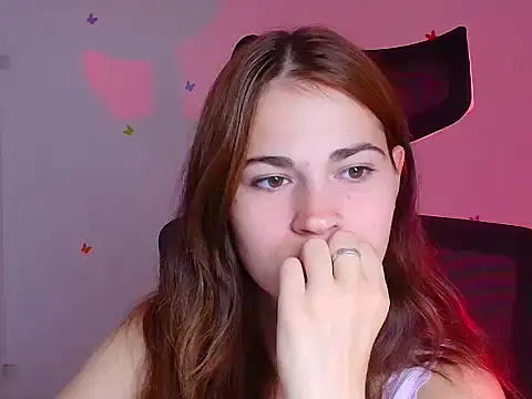 Snapshot of Loon_Amore chatting on 10, 9, 2025 Loon Amore online show from 10, 9, 2025