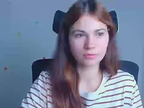 Snapshot of Loon_Amore chatting on 4, 11, 2025 Loon Amore online show from 4, 11, 2025