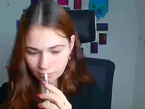 Snapshot of Loon_Amore chatting on 4, 12, 2025 Loon Amore online show from 4, 12, 2025