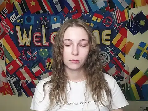 Snapshot of StrangerGi chatting on 5, 3, 2026 StrangerGi online show from 5, 3, 2026