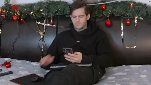 Snapshot of CarterCole chatting on 27, 12, 2024 CarterCole online show from 27, 12, 2024