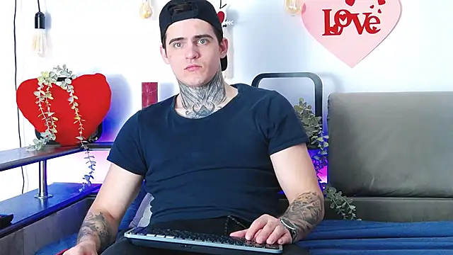 Snapshot of CarterCole chatting on 6, 2, 2025 CarterCole online show from 6, 2, 2025