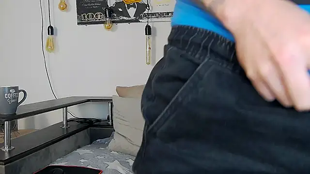 Snapshot of CarterCole chatting on 17, 12, 2025 CarterCole online show from 17, 12, 2025