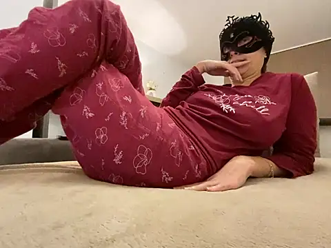 Marilou1983 online show from 14, 1, 2025