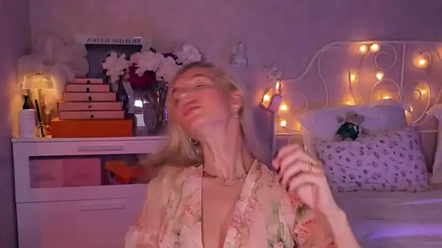 Snapshot of aestetick chatting on 16, 6, 2026 aestetick online show from 16, 6, 2026