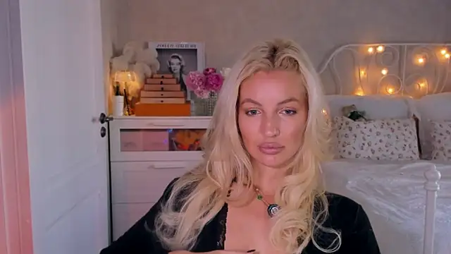 Snapshot of aestetick chatting on 18, 6, 2026 aestetick online show from 18, 6, 2026