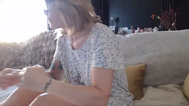 Snapshot of godinflower chatting on 8, 4, 2026 godinflower online show from 8, 4, 2026