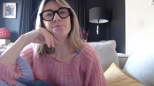 Snapshot of godinflower chatting on 22, 4, 2026 godinflower online show from 22, 4, 2026