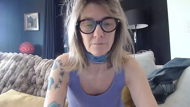 Snapshot of godinflower chatting on 23, 4, 2026 godinflower online show from 23, 4, 2026