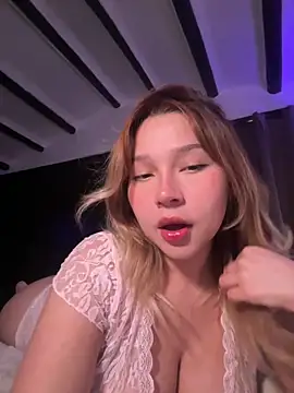 Snapshot of -SofiaCastillo- chatting on 4, 10, 2025 -SofiaCastillo- online show from 4, 10, 2025