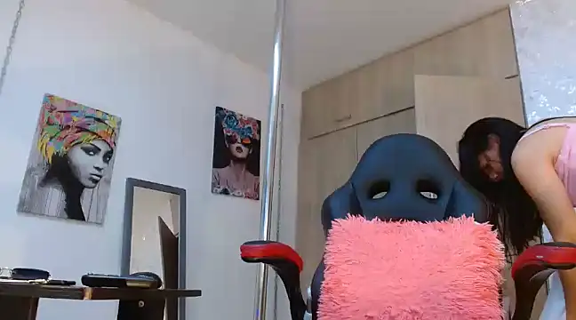 PaulinaRubio  online show from 28, 12, 2024