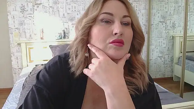 Snapshot of FOX-ME chatting on 11, 2, 2025 FOX-ME online show from 11, 2, 2025