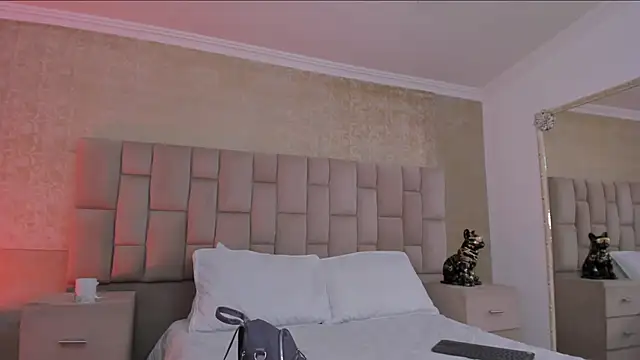 EmmaTorres  online show from 20, 1, 2025