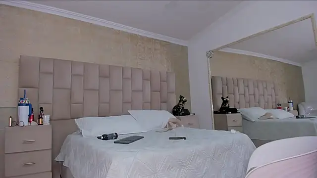 EmmaTorres  online show from 22, 1, 2025