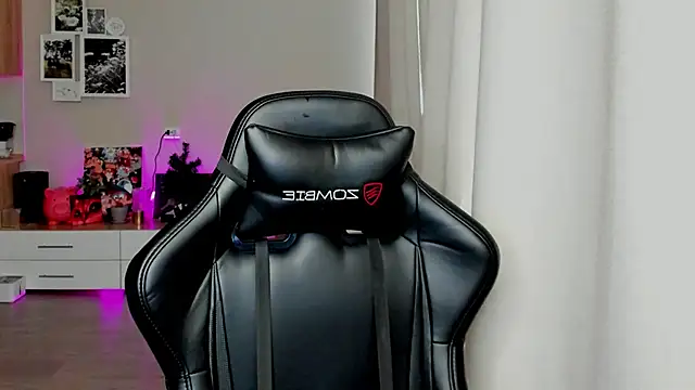 Snapshot of Sm0ly chatting on 1, 5, 2026 Sm0ly online show from 1, 5, 2026