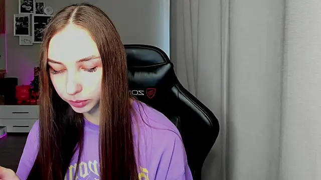 Snapshot of Sm0ly chatting on 27, 5, 2026 Sm0ly online show from 27, 5, 2026