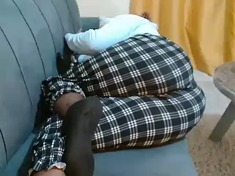 leslysexygirl online show from 24, 11, 2025