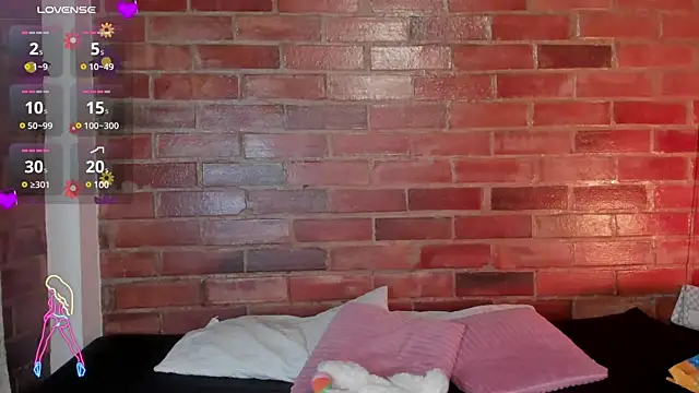 crystalvazquez online show from 8, 2, 2025