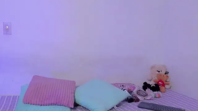 crystalvazquez online show from 24, 10, 2025