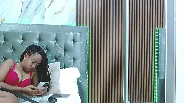 Snapshot of AshleyMontana chatting on 8, 3, 2026 AshleyMontana online show from 8, 3, 2026