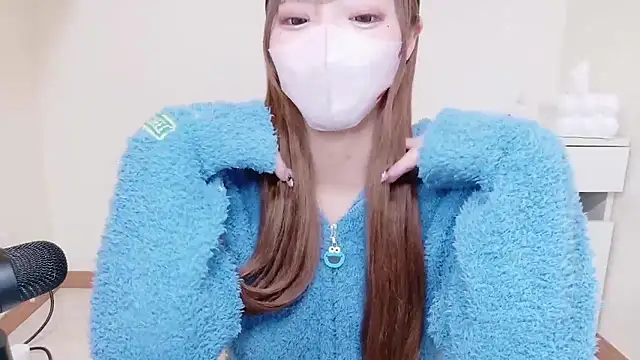  chanMOMO  online show from 19, 12, 2025