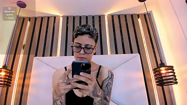 Cutie Shy  online show from 3, 3, 2026