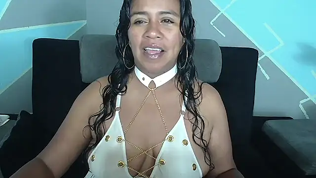 Snapshot of saggil23 chatting on 15, 10, 2025 saggil23 online show from 15, 10, 2025