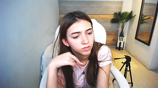 liseth fox online show from 10, 12, 2024