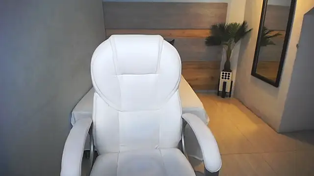 liseth fox online show from 12, 12, 2024