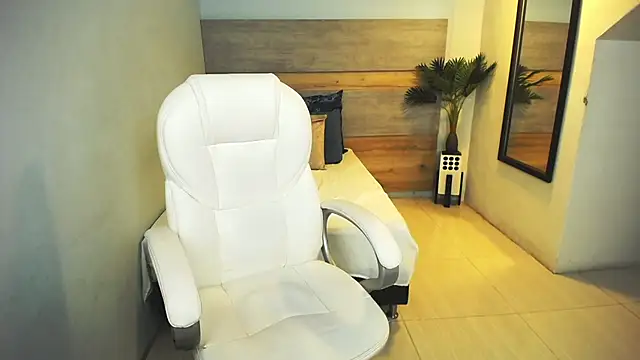 liseth fox online show from 2, 1, 2025