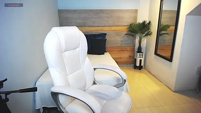 liseth fox online show from 5, 2, 2025