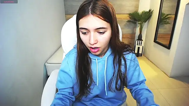 liseth fox online show from 8, 2, 2025