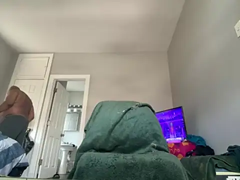 Snapshot of ChiRaqb8 chatting on 14, 4, 2026 ChiRaqb8 online show from 14, 4, 2026